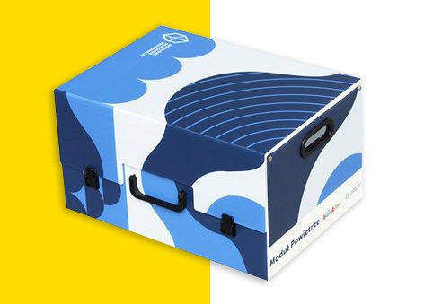 Wizualizacja niebieskiego pudełka z zestawem Woda