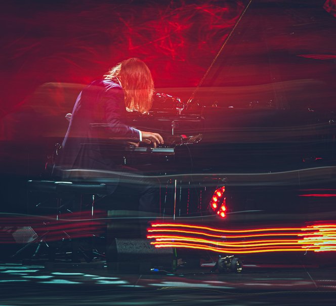 Możdzer przy fortepianie