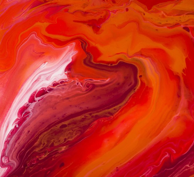 intensywnie czerwona rozlana farba